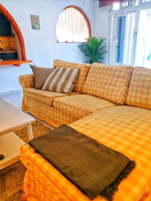 The Perfect Place To Relax Bedroom With Hot Tub, Beautiful Tropical Garden Area. Bbq And Big Open Spaces Through All The House.It Is Located In A Quiet Place, But Still 5 Min Away From The Touristic Puerto Rico And Walking Distance From The Beach Mogán Exterior photo