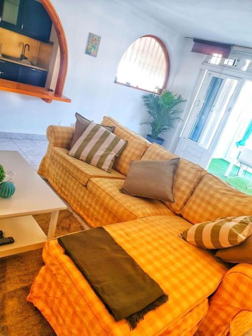 The Perfect Place To Relax Bedroom With Hot Tub, Beautiful Tropical Garden Area. Bbq And Big Open Spaces Through All The House.It Is Located In A Quiet Place, But Still 5 Min Away From The Touristic Puerto Rico And Walking Distance From The Beach Mogán Exterior photo